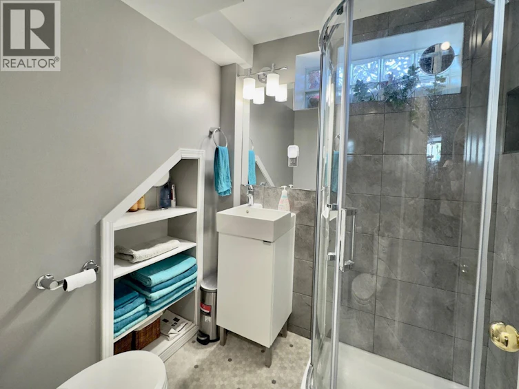 1556 E Duncan Avenue, Penticton, BC, V2A 2X8 - 47