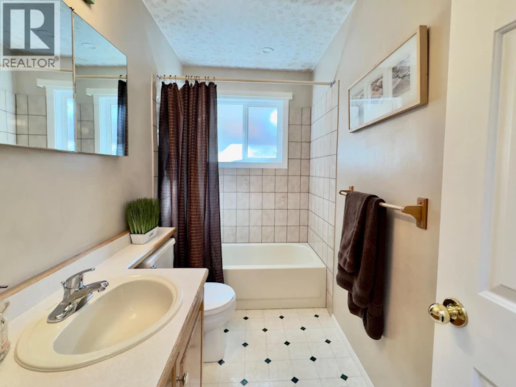 1556 E Duncan Avenue, Penticton, BC, V2A 2X8 - 22