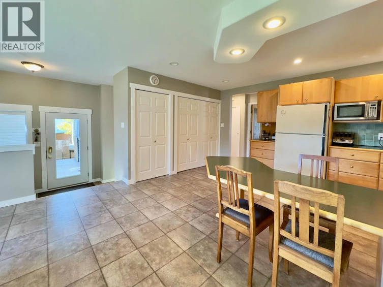 1556 E Duncan Avenue, Penticton, BC, V2A 2X8 - 11