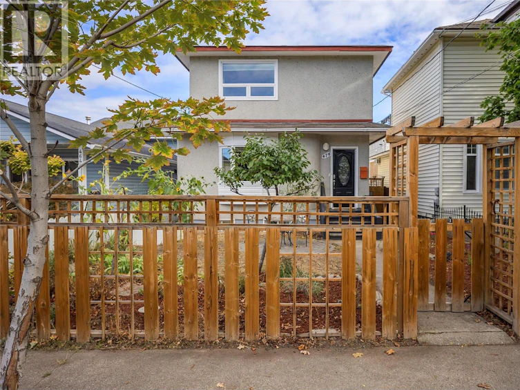 474 Hansen Street, Penticton, BC, V2A 5S4 - 2