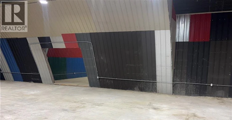 Front Garage-414 Mud Street E, Hamilton, ON, L8J 3C6 - 11