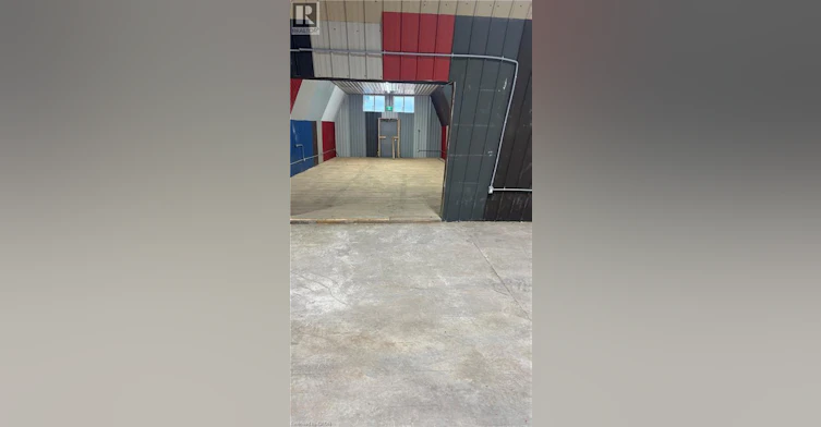 Front Garage-414 Mud Street E, Hamilton, ON, L8J 3C6 - 10