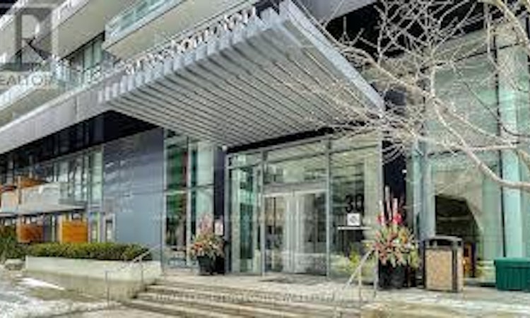 #301-30 Roehampton Avenue