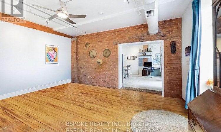 18-121 Prescott Avenue
