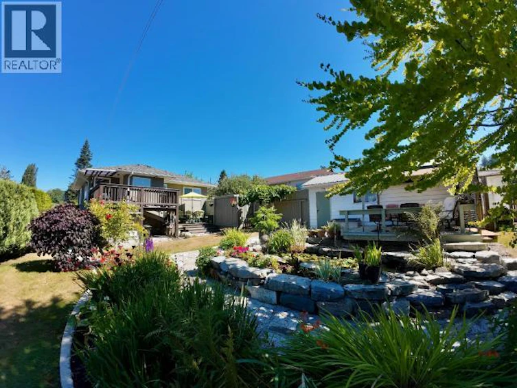 6954 Hammond Street, Powell River, BC, V8A 1R4 - 3