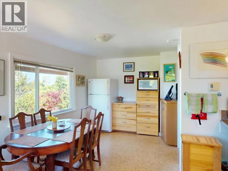 6954 Hammond Street, Powell River, BC, V8A 1R4 - 10