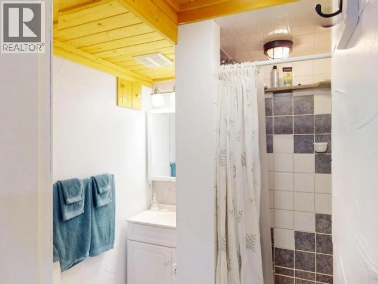 6954 Hammond Street, Powell River, BC, V8A 1R4 - 19