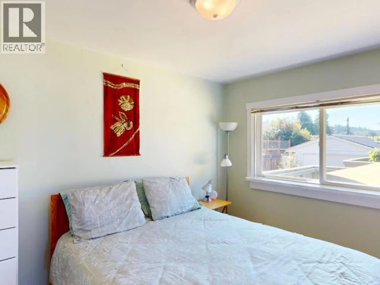 6954 Hammond Street, Powell River, BC, V8A 1R4 - 11