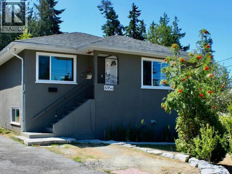 6954 Hammond Street, Powell River, BC, V8A 1R4