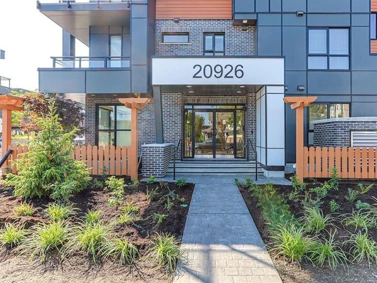 203-20926 83 Avenue, Langley, BC, V2Y 3Y9