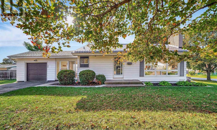 37 Elizabeth Crescent