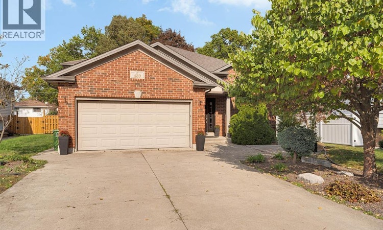 489 Kenwood Blvd.