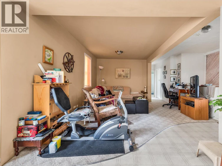 8609 Aberdeen Road, Coldstream, BC, V1B 2L8 - 8