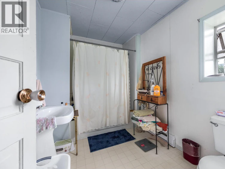 8609 Aberdeen Road, Coldstream, BC, V1B 2L8 - 13