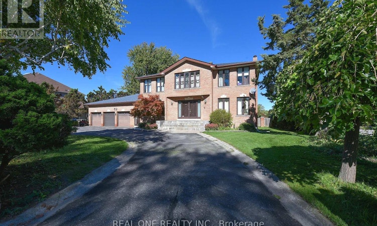 62 Lee Avenue