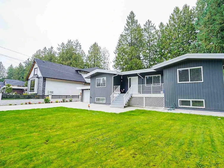 2212 Grant Street, Abbotsford, BC, V2T 2M7 - 2