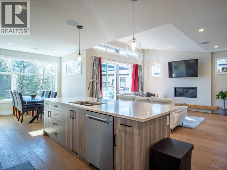 10335 Long Road, Lake Country, BC, V4V 0A9 - 7