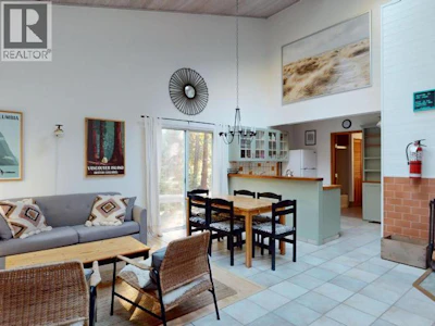 2742 Vancouver Boulevard - 4