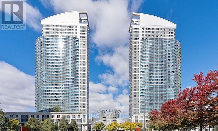 702-36 Lee Centre Drive