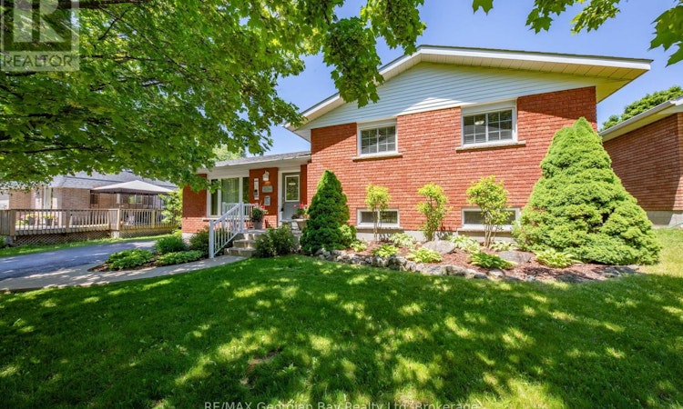 32 Bonaventure Place