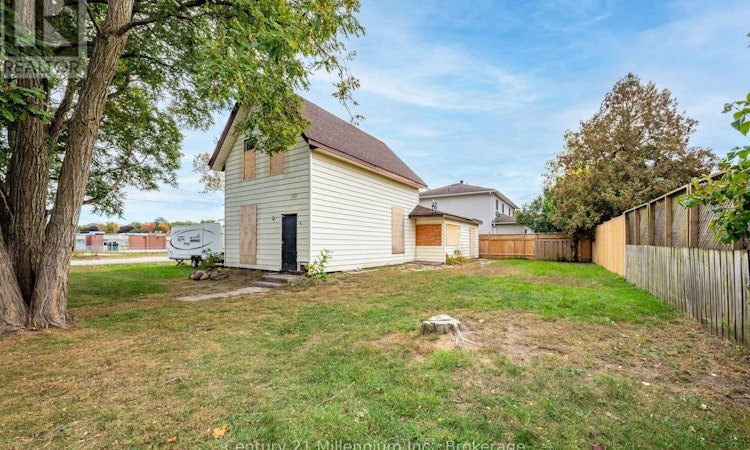 469 Robert Street