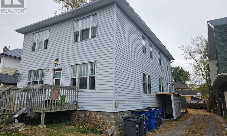 439 Broadway Street