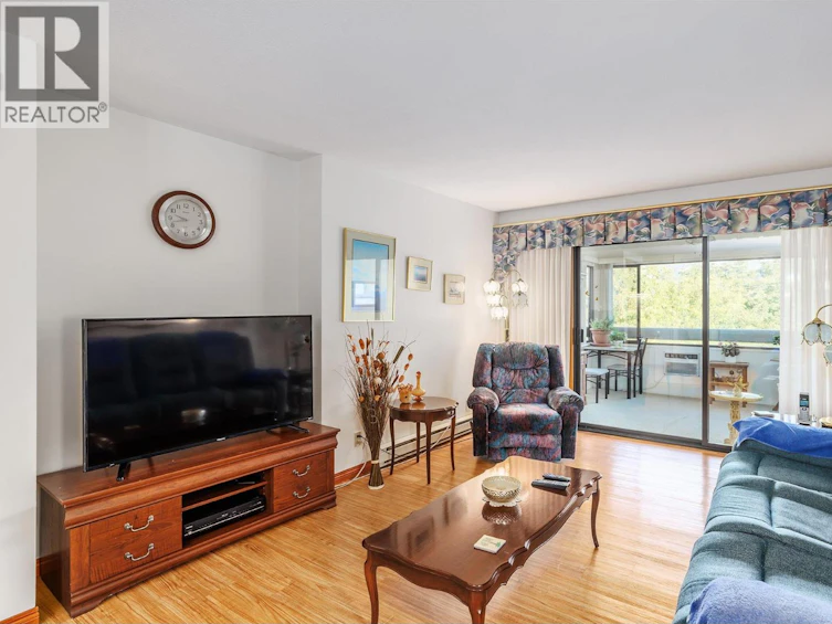 301-1075 Bernard Avenue, Kelowna, BC, V1Y 6P7 - 3