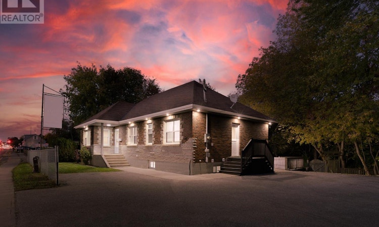 345 Park Road South