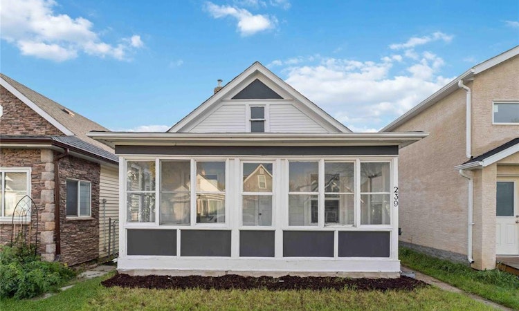 239 King Edward Street