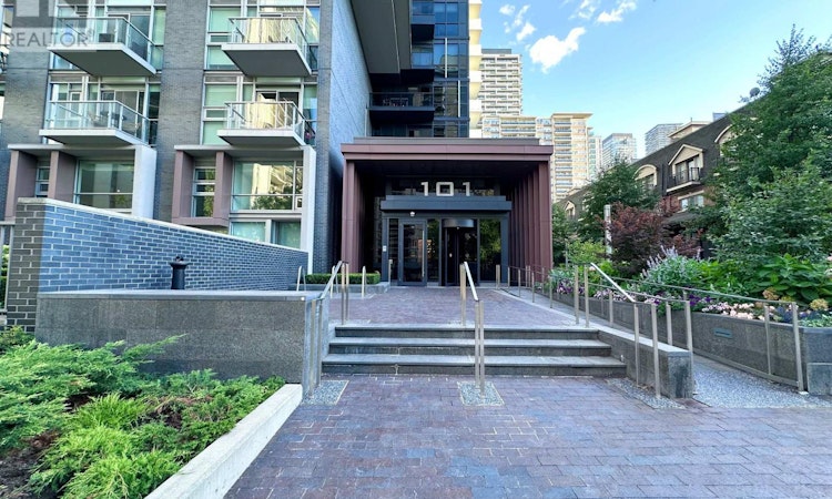 2006-101 Erskine Avenue