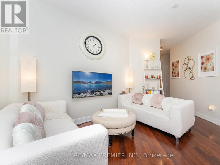 318-135 Village Green Square, Toronto, ON, M1S 0L1 - 17