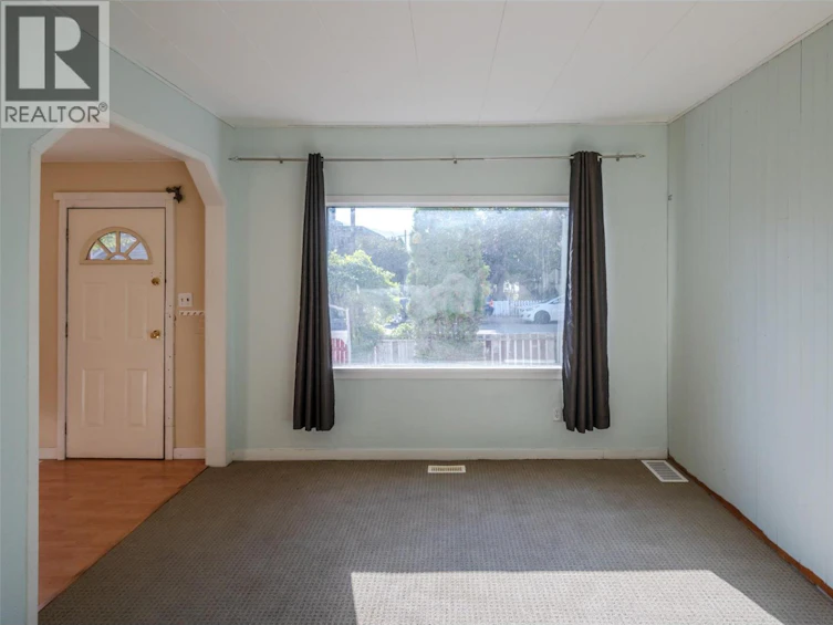 363 W Nanaimo Avenue, Penticton, BC, V2A 1N8 - 7