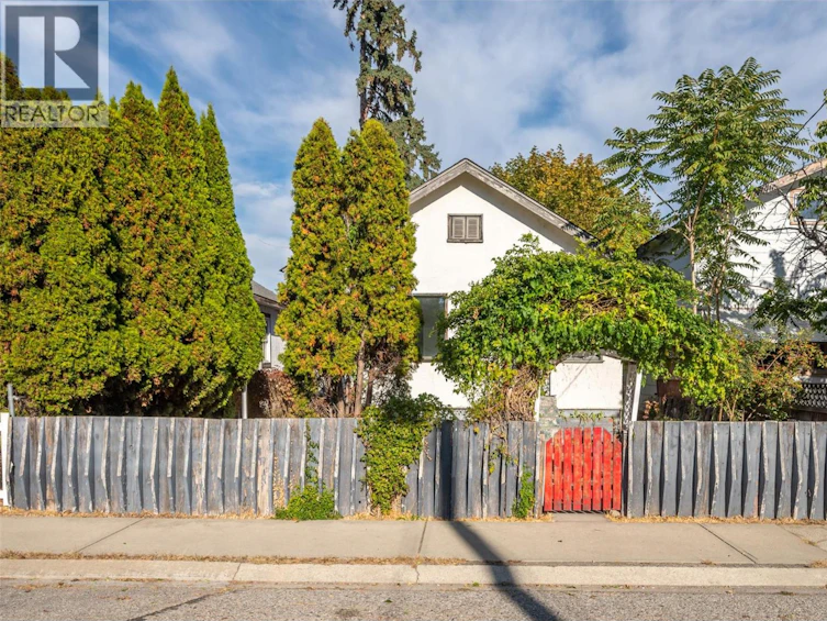 363 W Nanaimo Avenue, Penticton, BC, V2A 1N8 - 33
