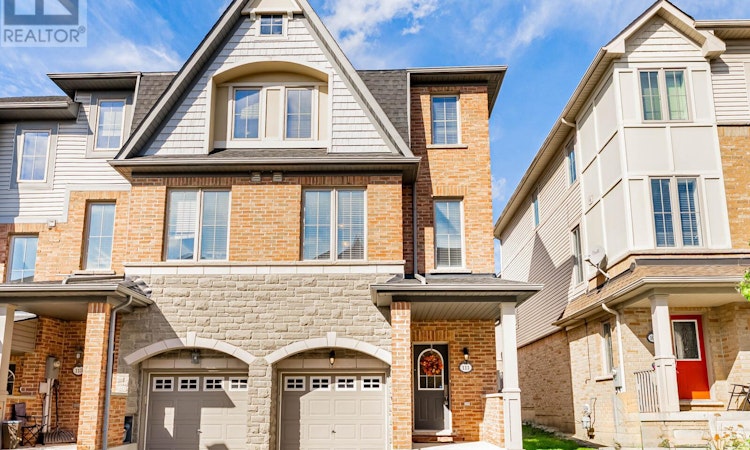 111 Cedar Lake Crescent