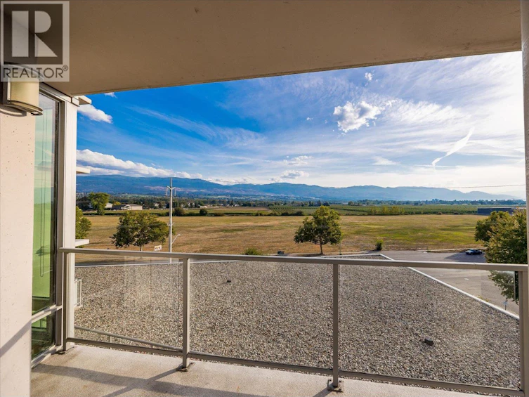 401-2040 Springfield Road, Kelowna, BC, V1Y 9N7 - 18