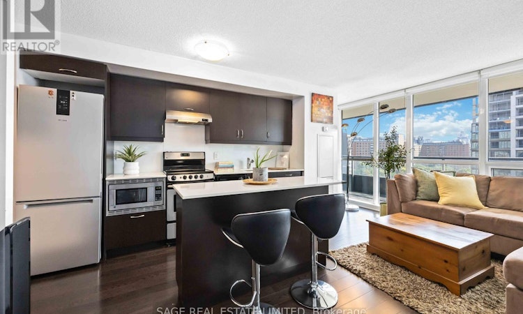 1115-320 Richmond Street East