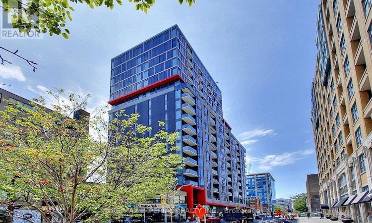 Ph104-435 Richmond Street West