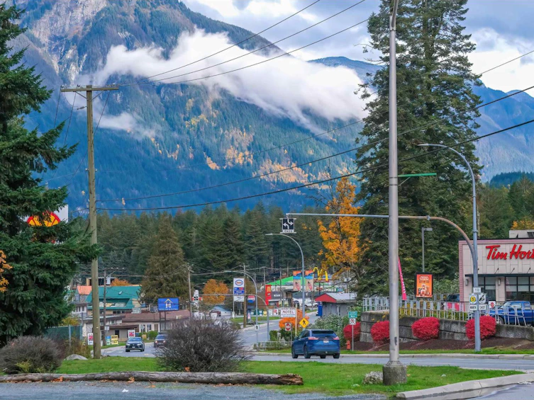 950 Old Hope Princeton Way, Hope, BC, V0X 1L4 - 25