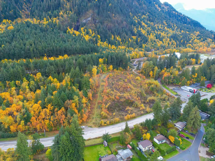 950 Old Hope Princeton Way, Hope, BC, V0X 1L4 - 3