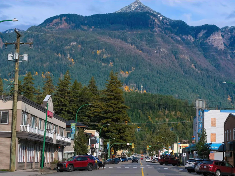 950 Old Hope Princeton Way, Hope, BC, V0X 1L4 - 32