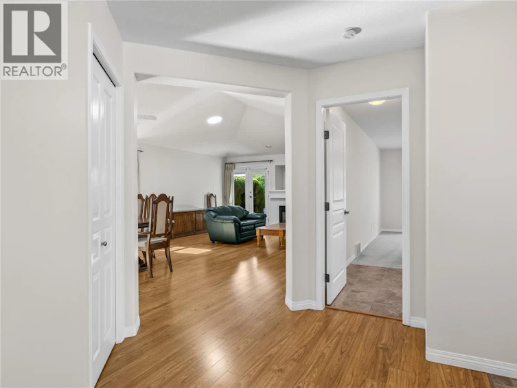 104-1188 Houghton Road, Kelowna, BC, V1X 2C9 - 6