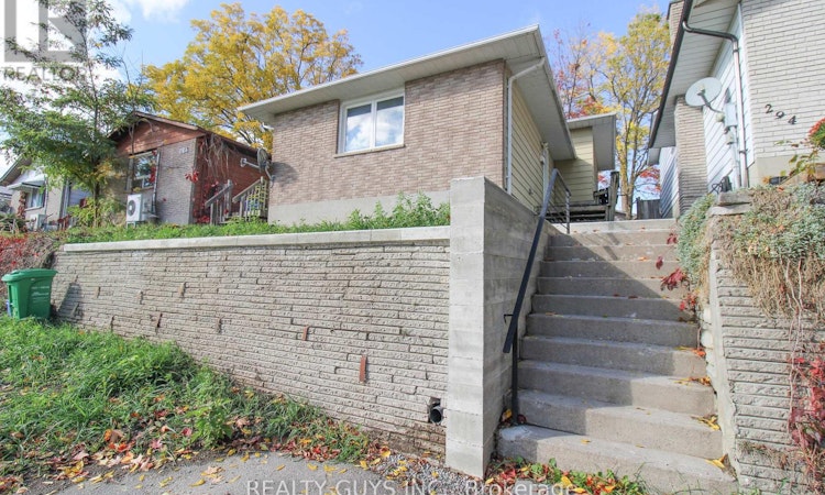 290 Mcfarlane Street