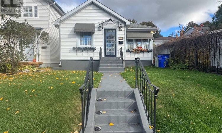 456 Hart Street