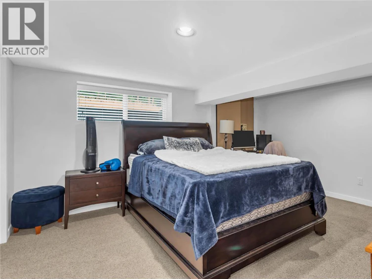 5738 Goudie Road, Kelowna, BC, V1P 1M4 - 57