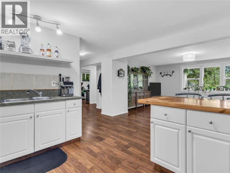 5738 Goudie Road, Kelowna, BC, V1P 1M4 - 74