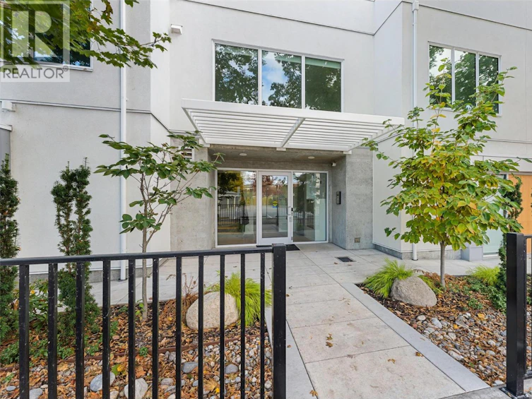 402-4071 Lakeshore Road, Kelowna, BC, V1W 1V7 - 4