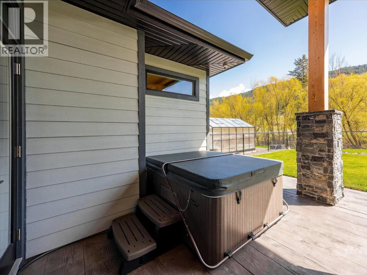 7260 6 Highway, Coldstream, BC, V1B 3H4 - 37