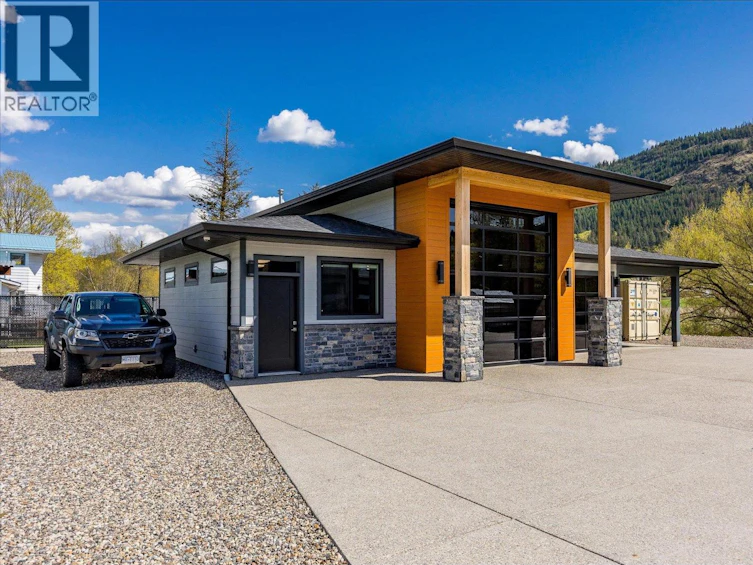 7260 6 Highway, Coldstream, BC, V1B 3H4 - 44