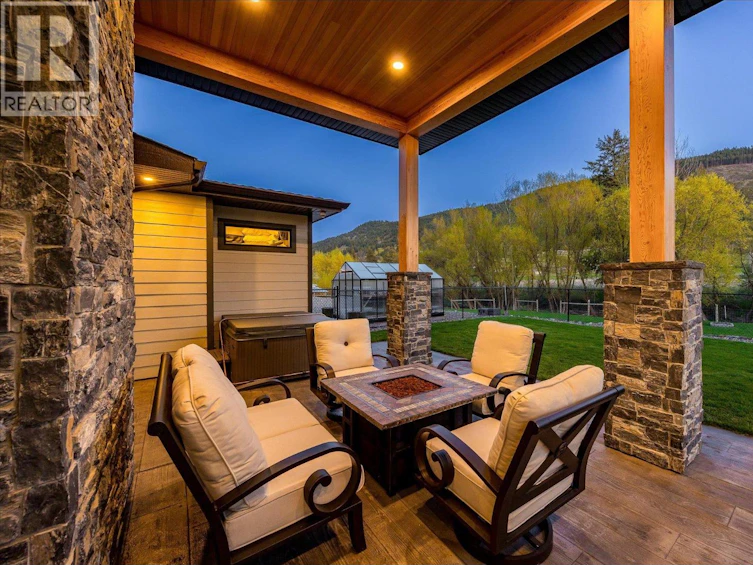 7260 6 Highway, Coldstream, BC, V1B 3H4 - 86