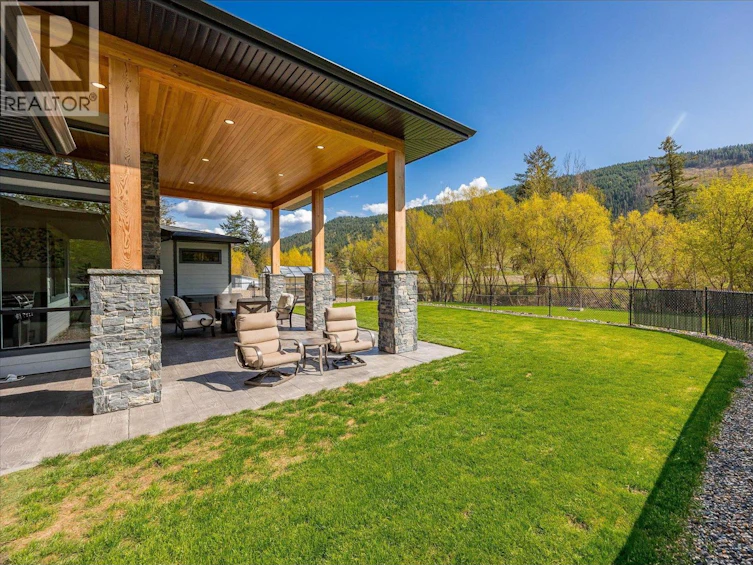 7260 6 Highway, Coldstream, BC, V1B 3H4 - 40